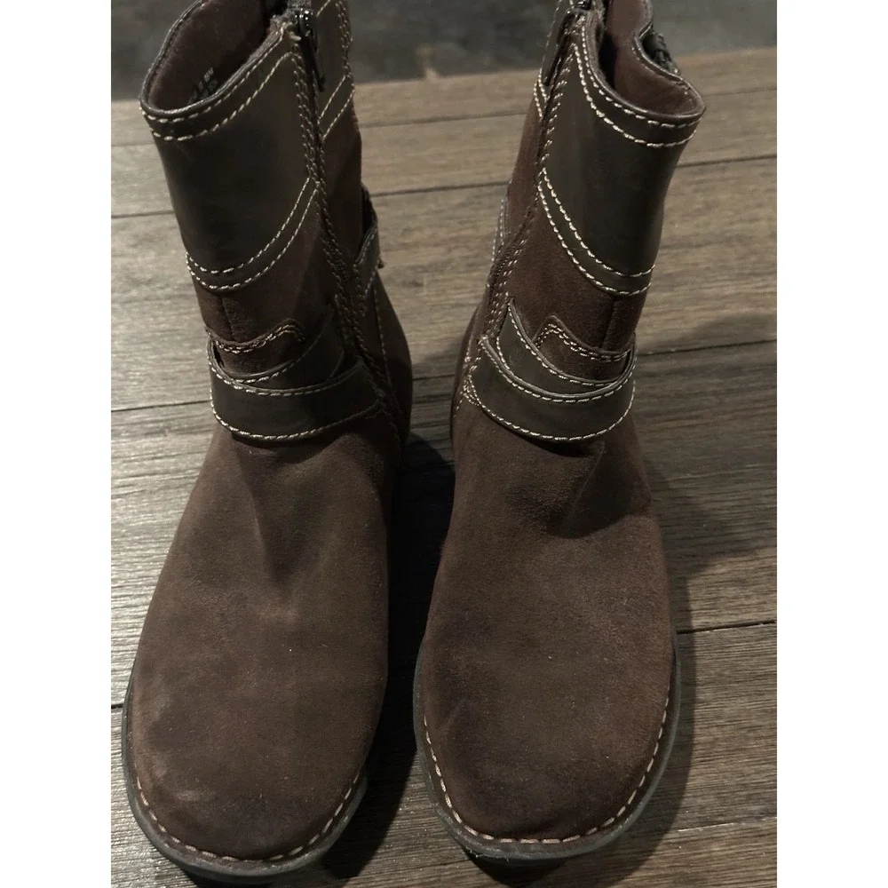 Clarks Women's Shoes Whistle Ranch Brown‎ Suede Casual Ankle Booties Boots Sz 9